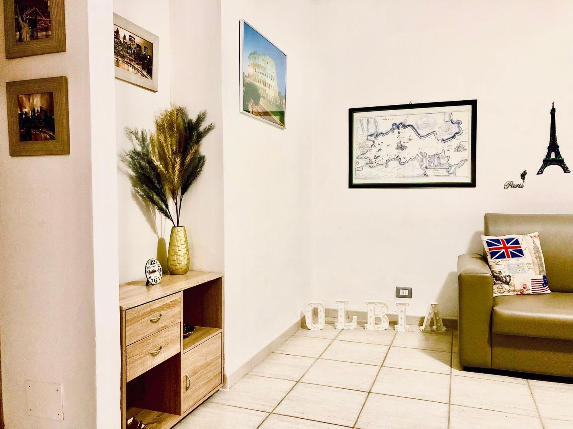 EXCLUSIVE USE - USO ESCLUSIVO - La Maison de Famille - ENTIRE HOUSE - INTERA CASA - WITH KITCHENETTE - CON CUCININO - WITH WASHING MACHINE - CON LAVATRICE - FREE PUBLIC PARKING IN FRONT OF THE HOUSE - PARCHEGGIO PUBBLICO GRATUITO DIFRONTE ALLA CASA Olbia Esterno foto