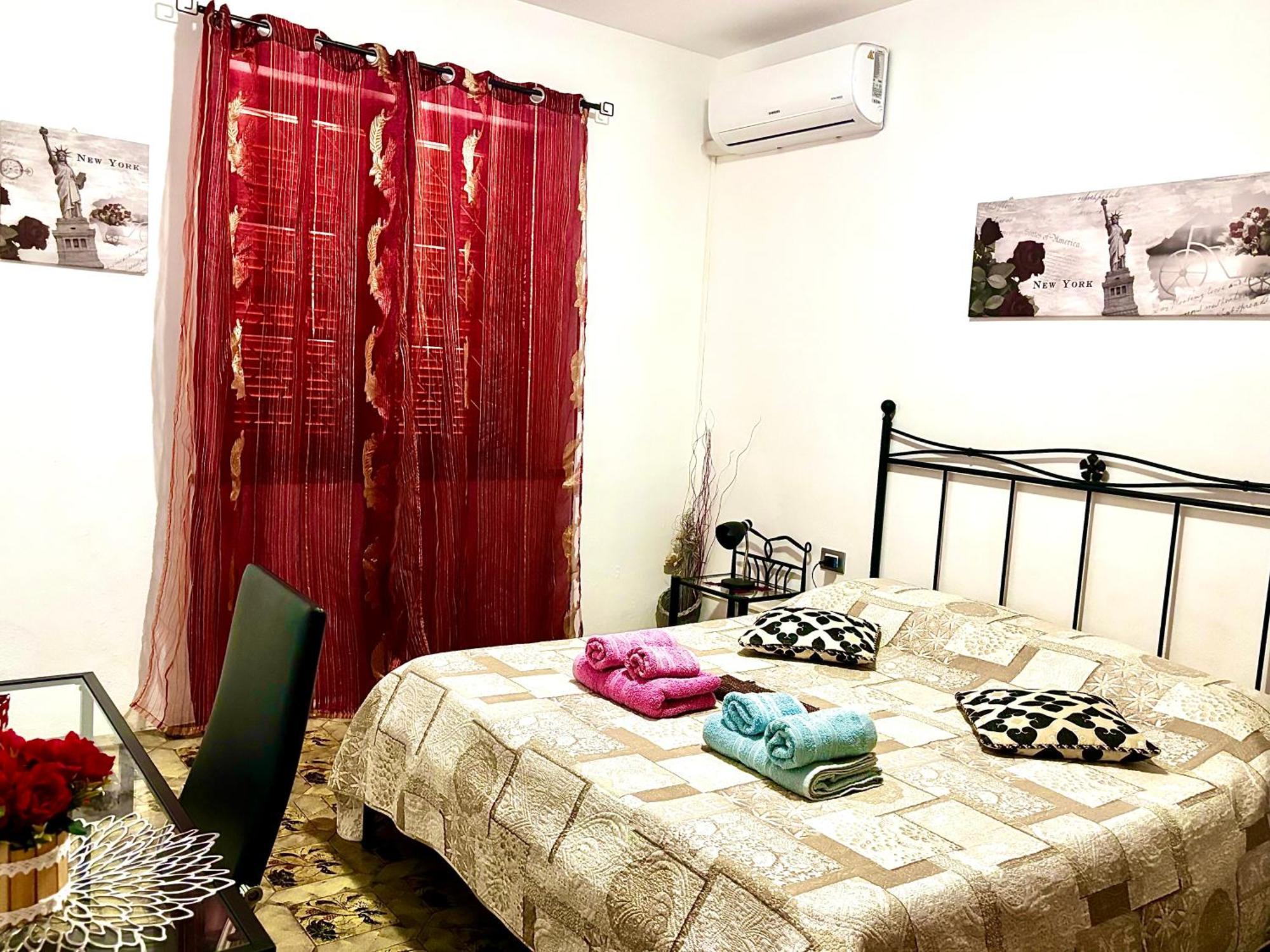 EXCLUSIVE USE - USO ESCLUSIVO - La Maison de Famille - ENTIRE HOUSE - INTERA CASA - WITH KITCHENETTE - CON CUCININO - WITH WASHING MACHINE - CON LAVATRICE - FREE PUBLIC PARKING IN FRONT OF THE HOUSE - PARCHEGGIO PUBBLICO GRATUITO DIFRONTE ALLA CASA Olbia Esterno foto