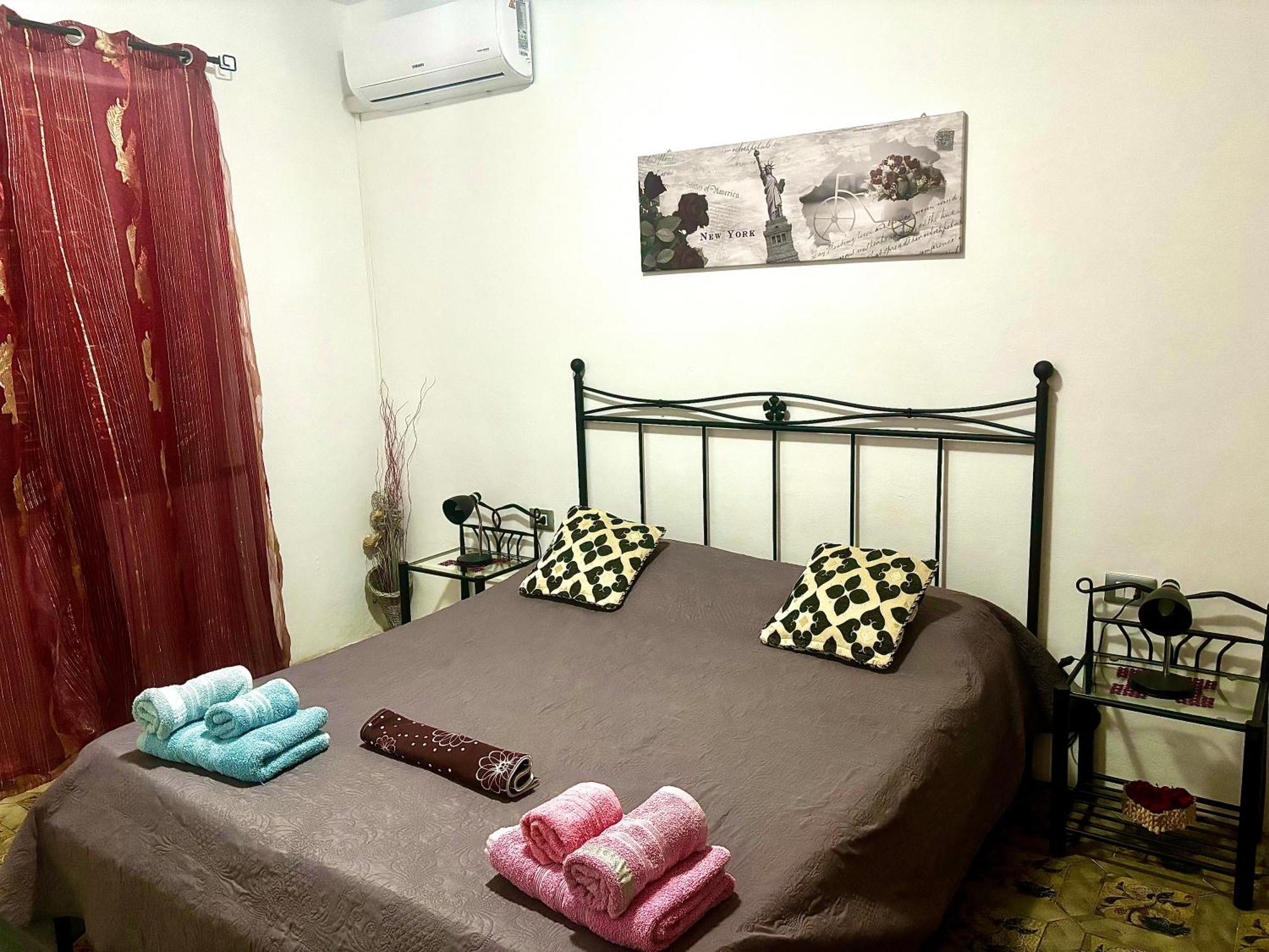 EXCLUSIVE USE - USO ESCLUSIVO - La Maison de Famille - ENTIRE HOUSE - INTERA CASA - WITH KITCHENETTE - CON CUCININO - WITH WASHING MACHINE - CON LAVATRICE - FREE PUBLIC PARKING IN FRONT OF THE HOUSE - PARCHEGGIO PUBBLICO GRATUITO DIFRONTE ALLA CASA Olbia Esterno foto